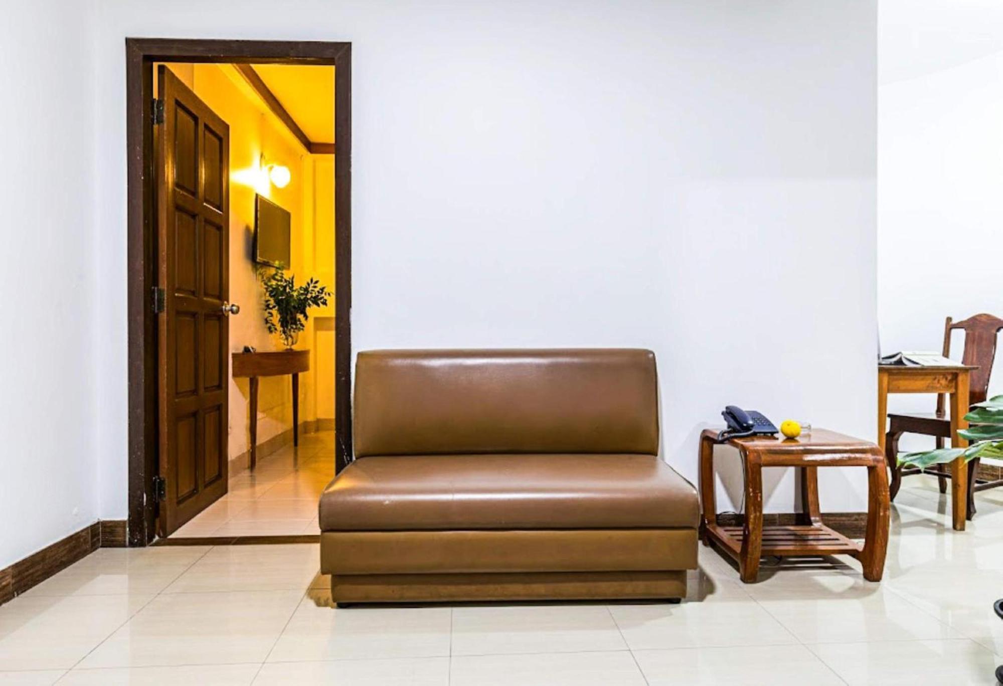 Collection O Howard Square Boutique Hotel Bangkok Exterior foto
