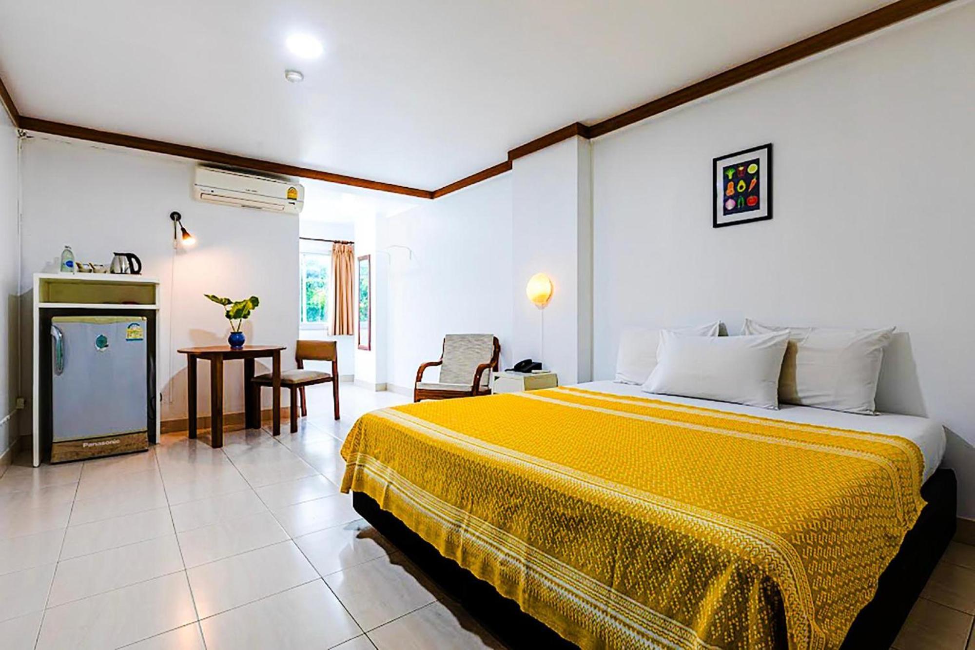 Collection O Howard Square Boutique Hotel Bangkok Exterior foto