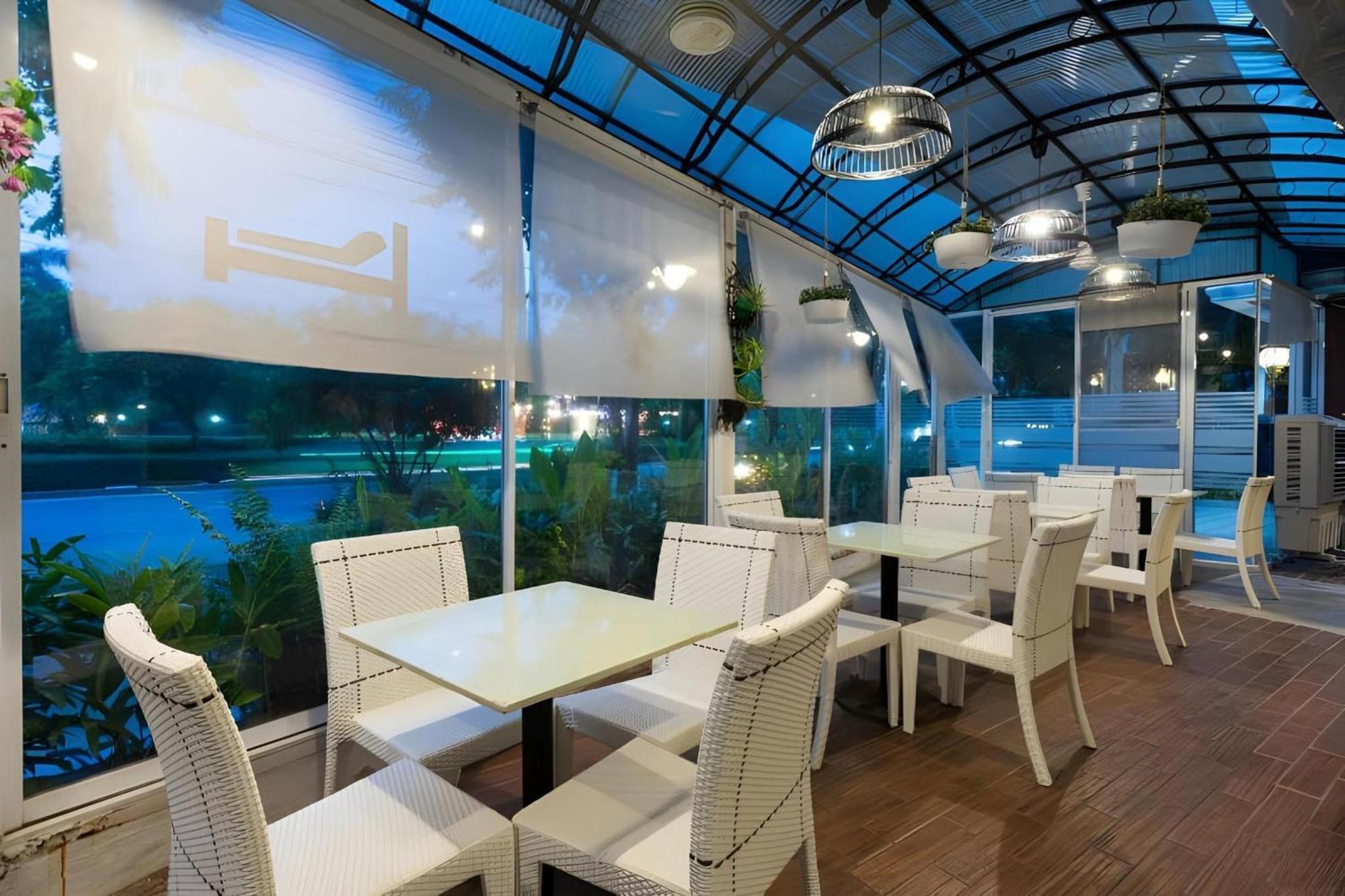 Collection O Howard Square Boutique Hotel Bangkok Exterior foto