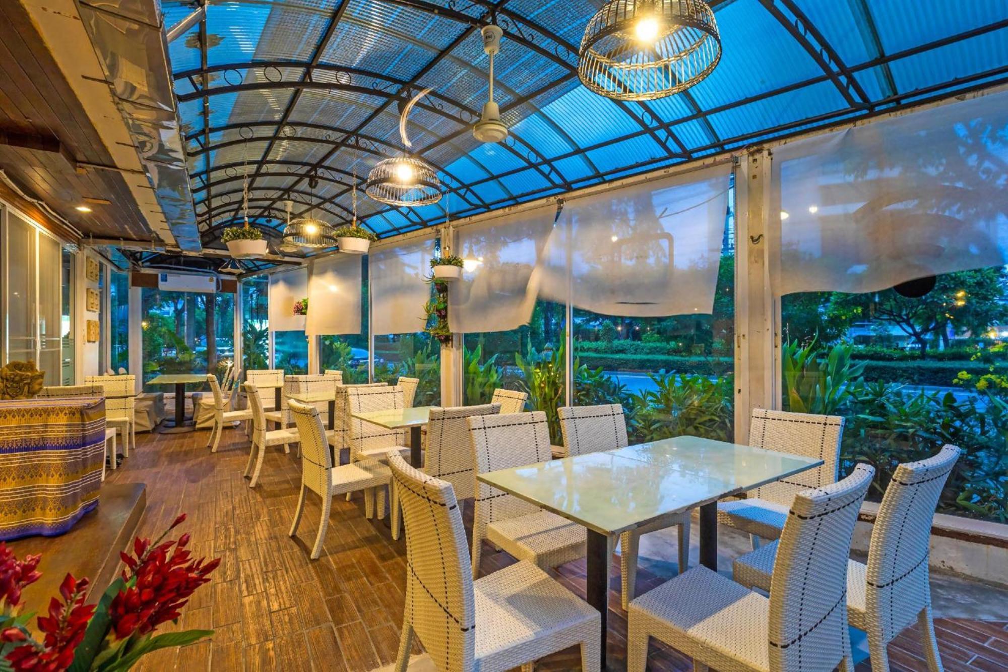Collection O Howard Square Boutique Hotel Bangkok Exterior foto